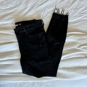 Distressed Super Skinny Jeans